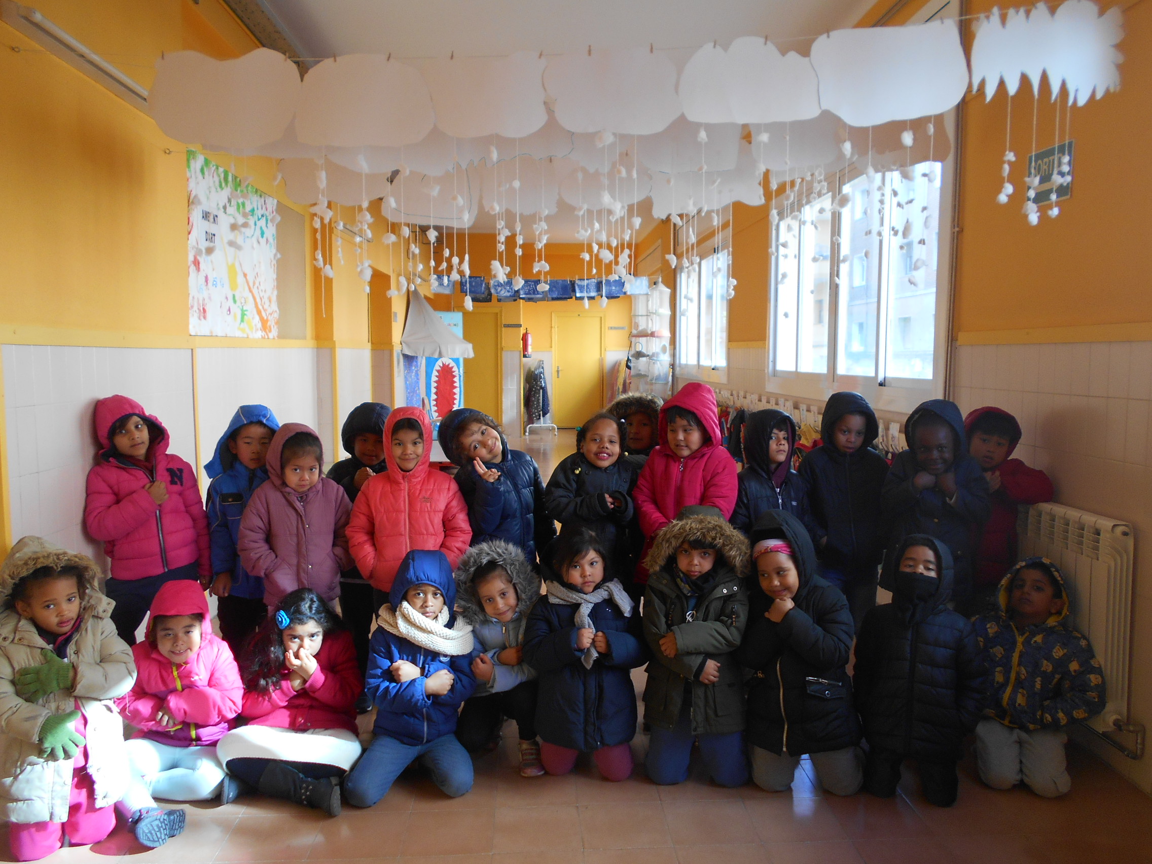 Nenes i nens de l'escola Pau Vila de L'Hospitalet 