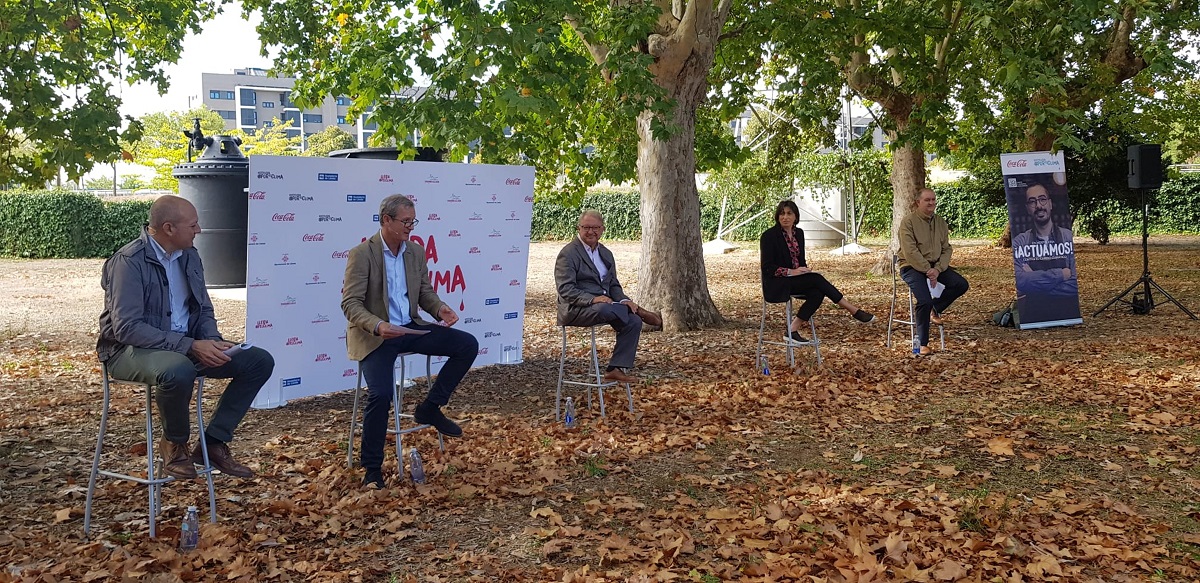 Pla obert de la presentació de Lleida #PelClima, amb representants de la restauració, Coca Cola i Turisme de Lleida, el 4 d'octubre del 2021. (Horitzontal) Pla obert de la presentació de Lleida #PelClima, amb representants de la restauració, Coca Cola i Turisme de Lleida Pla obert de la presentació de Lleida #PelClima, amb representants de la restauració, Coca Cola i Turisme de Lleida, el 4 d'octubre del 2021. (Horitzontal) Pla obert de la presentació de Lleida #PelClima, amb representants de la restauració, Coca Cola i Turisme de Lleida