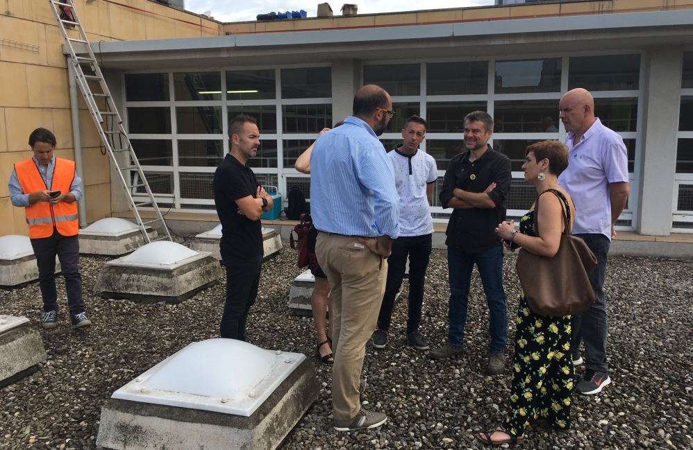 Visita municipal a les plaques fotovoltaiques a l'escola Reixac Autoria: Premsa Ajuntament