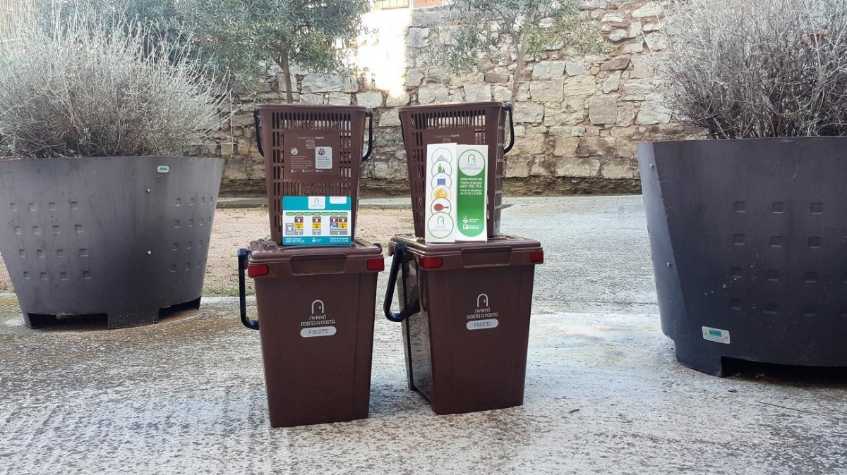 Els cubells de recollida tenen un xip per identificar-ne els propietaris | AjAvny Els cubells de recollida tenen un xip per identificar-ne els propietaris | AjAvny