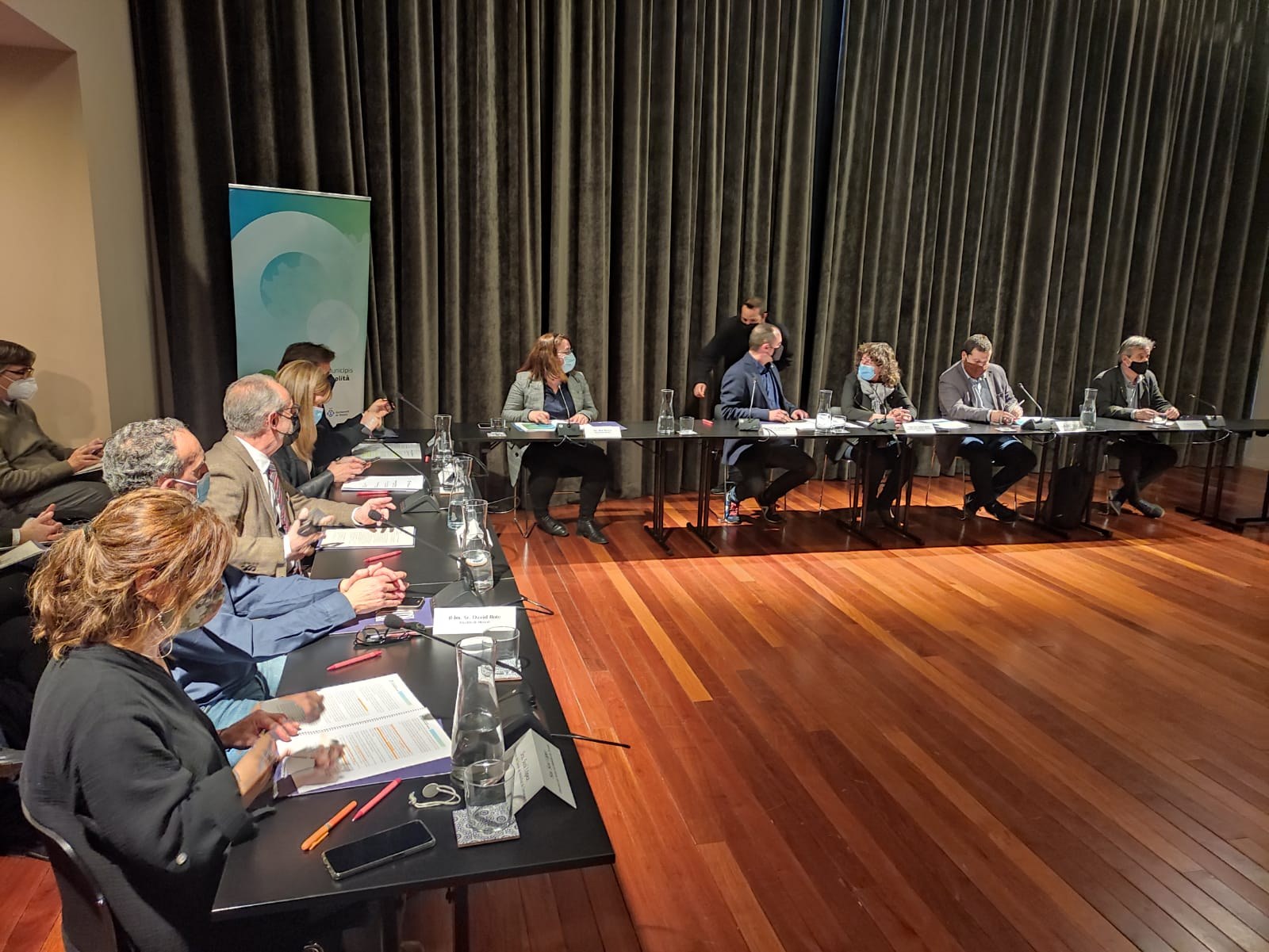 A la reunió hi ha assistit el primer tinent d'alcalde, Juan Carlos Jerez. Foto: Ajuntament de Terrassa