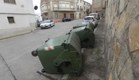 Dipòsits bolcats a Montoliu per evitar-ne l'ús - ITMAR FABREGAT Dipòsits bolcats a Montoliu per evitar-ne l'ús - ITMAR FABREGAT