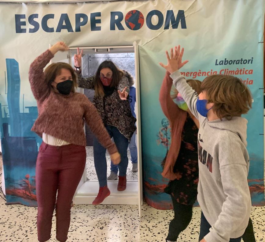 Una família després de superar els reptes de l'Escape Room Una família després de superar els reptes de l'Escape Room