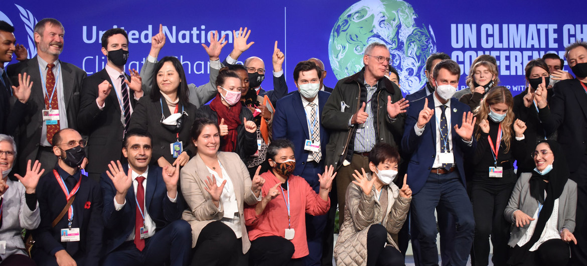 Negociadors a la clausura de la Conferència sobre el Canvi Climàtic de les Nacions Unides, COP26. NU/Laura Quinones
