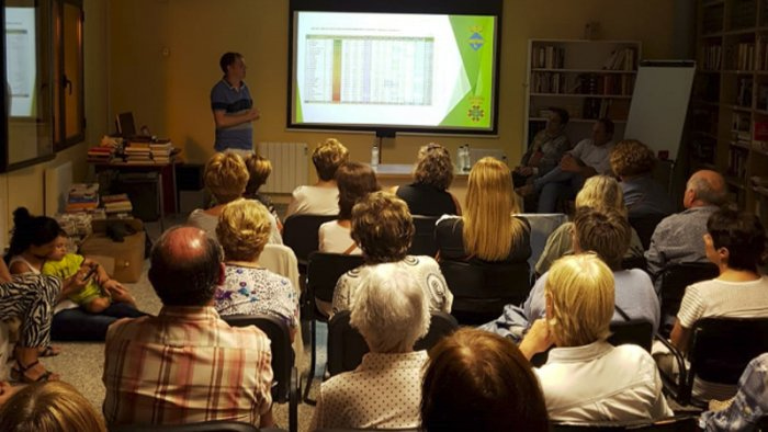 Una de les xerrades recents de conscienciació, en aquest cas al Vilosell. (foto: CCG) Una de les xerrades recents de conscienciació, en aquest cas al Vilosell. (foto: CCG)
