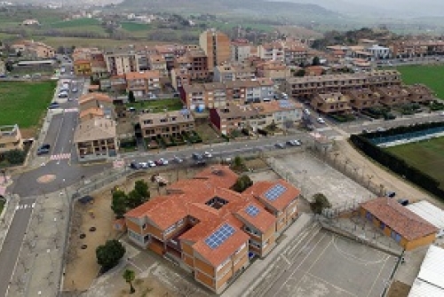 Plaques solars en alguns edificis d'Avià. | AjAvià