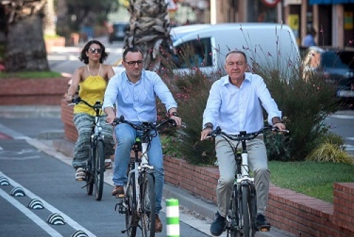Poveda i Juan Pedro Pérez fent el recorregut del nou carril bici
