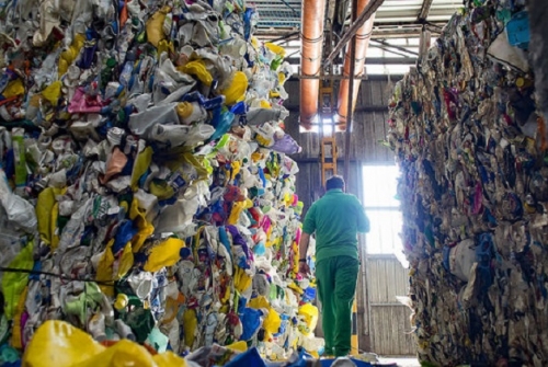 El Govern ajorna un any la llei que ha d’impulsar el reciclatge / FRANCESC MELCION