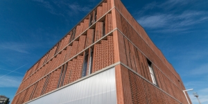 El Poliesportiu Camp del Ferro, de Barcelona, rep el certificat Leed Gold