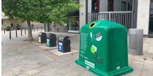 Barcelona celebra la diada de Sant Jordi omplint la ciutat de microrelats en favor del reciclatge