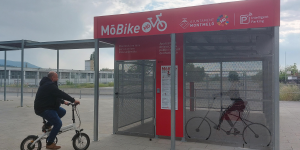 MoBike, l'aparcament públic de bicicletes al costat de l'estació de tren de Montmeló, ja ha entrat en funcionament
