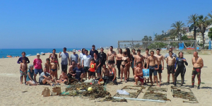 La novena neteja del fons marí ha extret més de 400 kg de brossa de la Platja de Canet