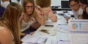 Barcelona forma especialistes en atenció domiciliària per a combatre la pobresa energètica