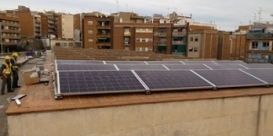 Badalona instal·la una planta fotovoltaica en l’edifici del Mercat la Salut que produirà el 30% de l’energia consumida en les dependències municipals