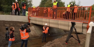 S'inaugura el primer pont imprès en 3D ... i és per a ciclistes