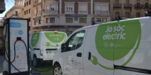 S'amplia la flota de vehicles elèctrics amb dues furgonetes per a les empreses municipals