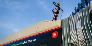 TMB compra 7 autobusos elèctrics articulats amb càrrega ràpida per pantògraf
