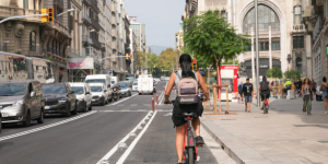 Obert el primer tram de carril bici de la via Laietana
