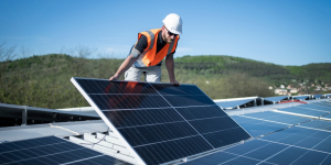 Poden els ajuntaments catalans abastir-se d’energia pública renovable?