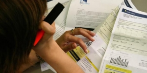 Barcelona adjuntarà en la factura de la llum consells per reduir el cost
