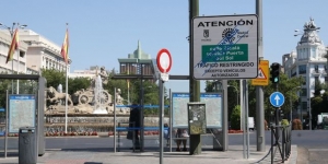 El Síndic de Greuges proposa tancar l'accés al centre de Barcelona als cotxes