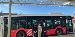 Vic posa en marxa el primer bus híbrid per una mobilitat més sostenible